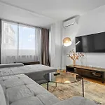 Appartamento New Luxurious With Park View
