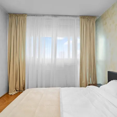 Apartment New Luxurious With Park View Bucharest