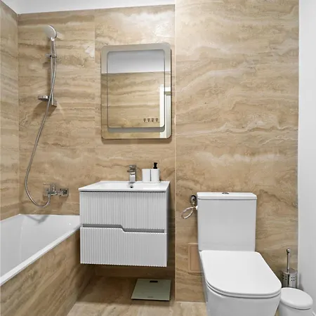 New Luxurious With Park View Bucharest