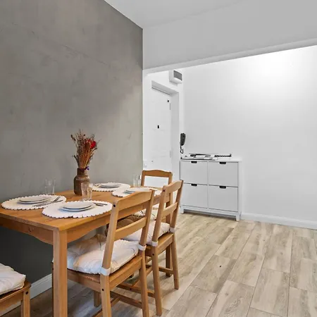 Apartment New Luxurious With Park View Bucharest