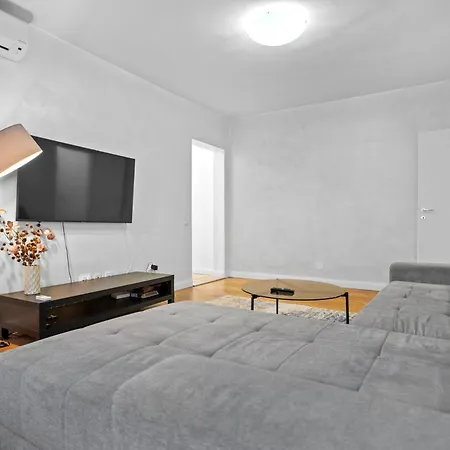 Apartment New Luxurious With Park View *